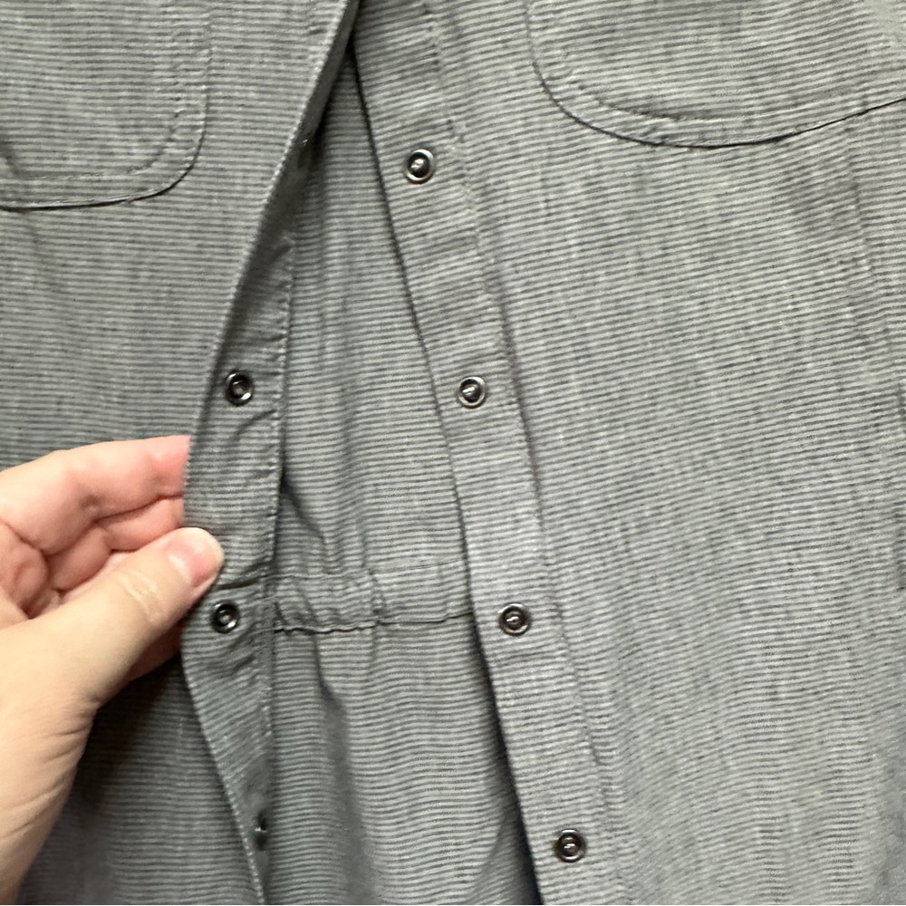 Duluth Trading Sol Survivor Sun Protection Shirt in Gray Stripe, Size Small - Picture 9 of 12